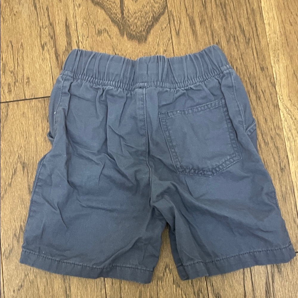 Stylish Kids Elastic Waist Shorts in Charcoal Gray - Picture 2 of 3